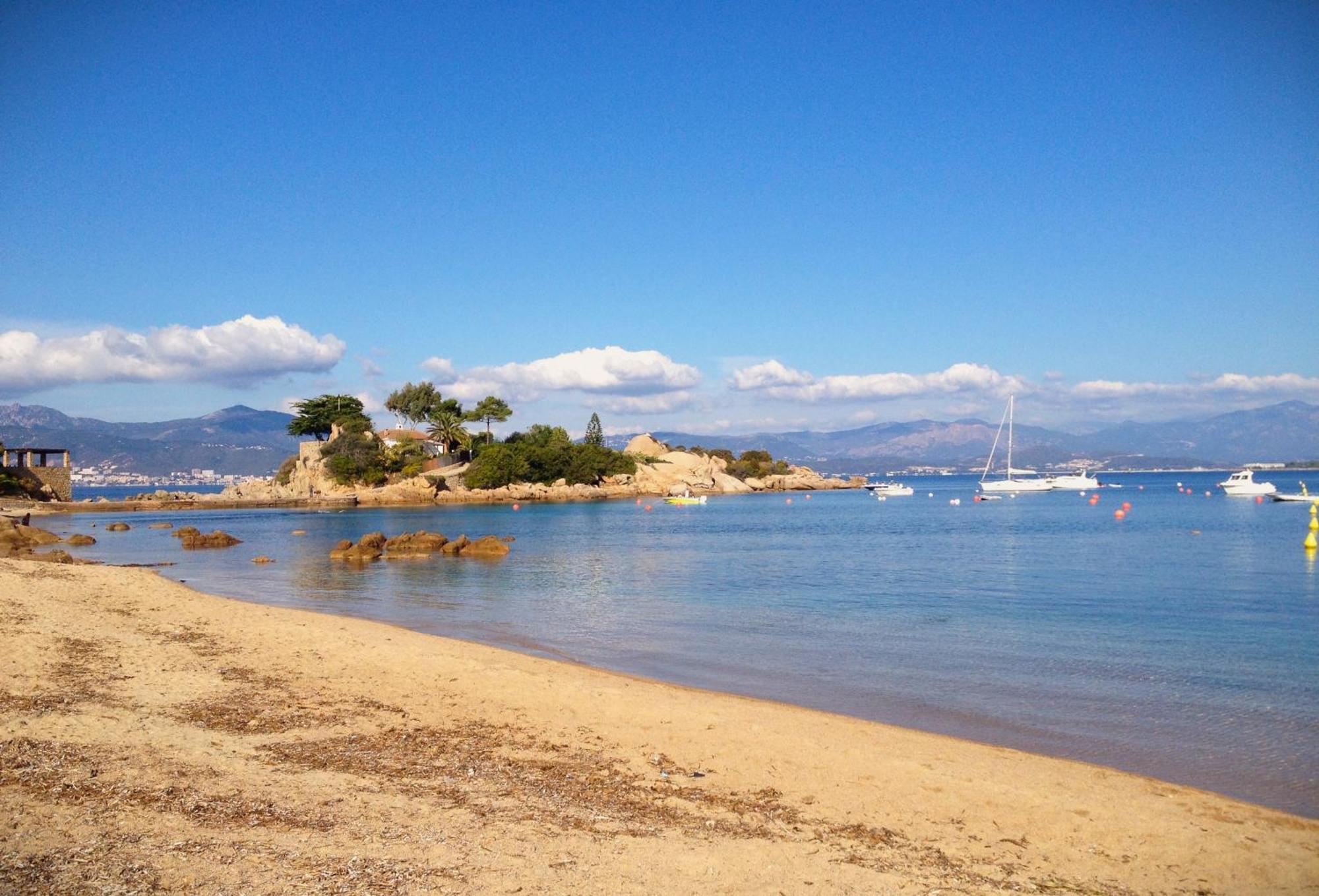 Grand T2 Standing Ajaccio Proche Centre Et Plages Vue Panoramique Parking Prive المظهر الخارجي الصورة