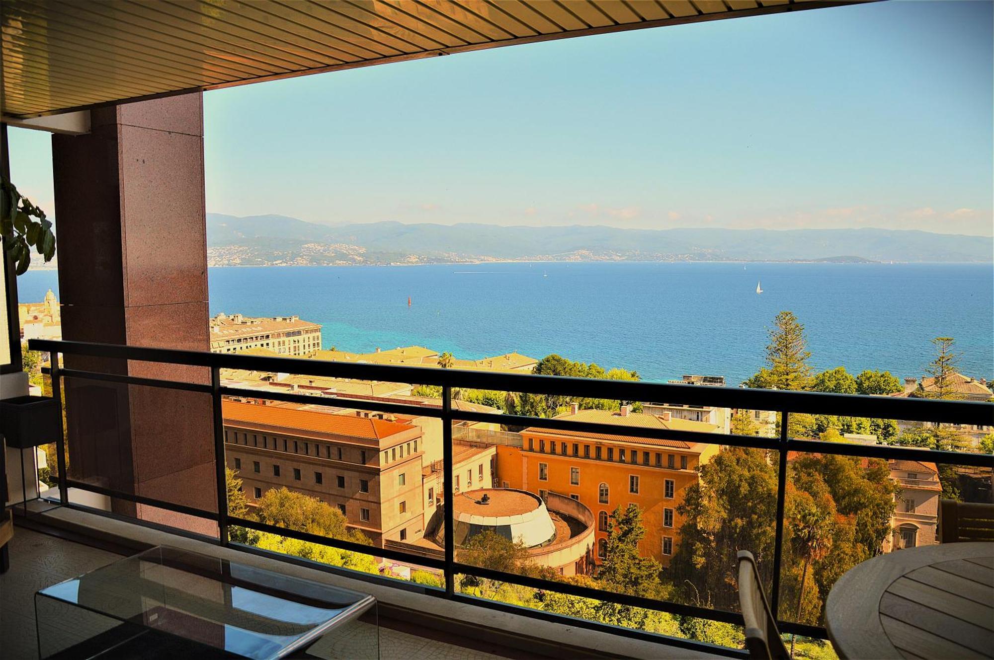 Grand T2 Standing Ajaccio Proche Centre Et Plages Vue Panoramique Parking Prive المظهر الخارجي الصورة